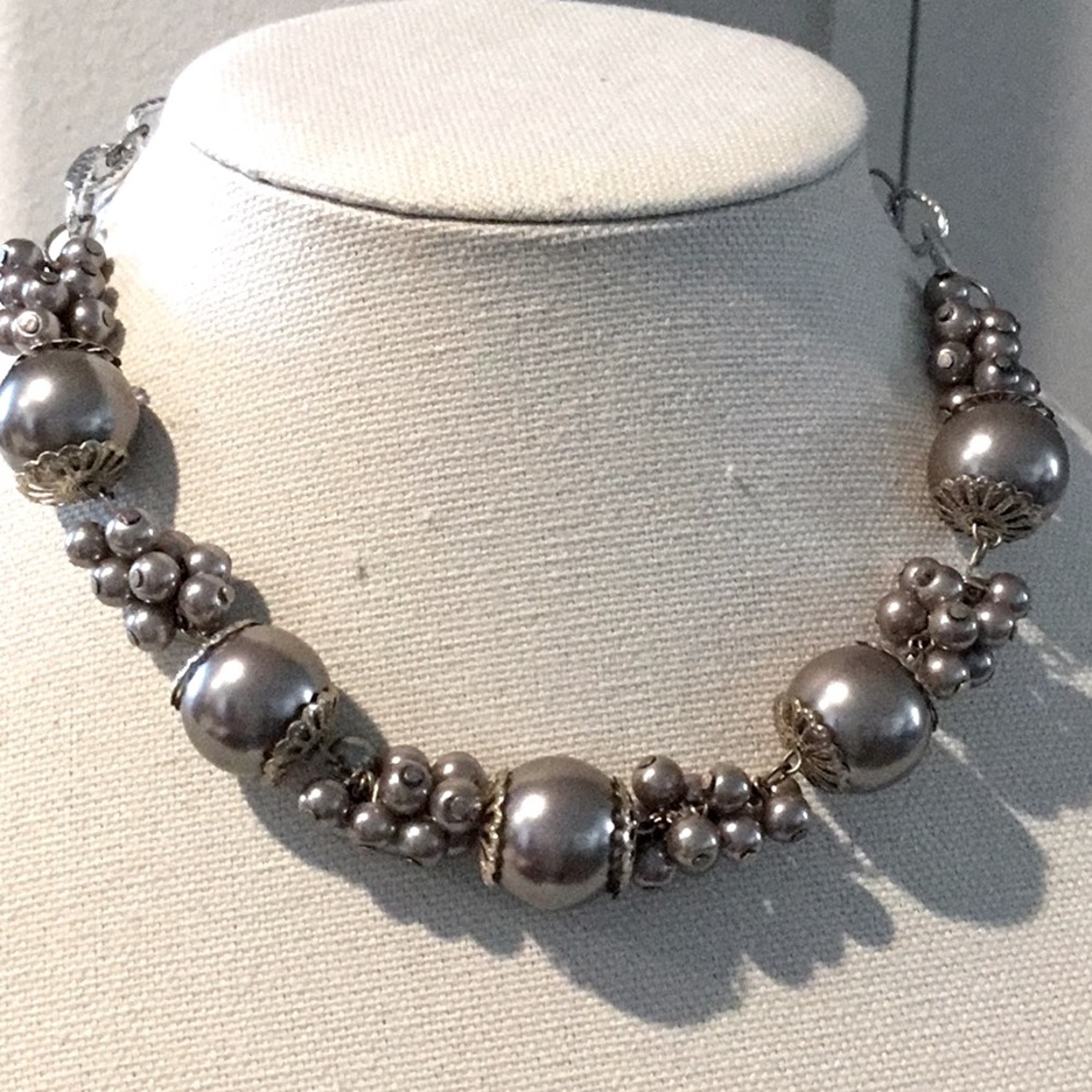Unique by Yanbal necklace silver tone